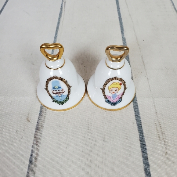 Vintage Disneyland Souvenir Bell Salt and Pepper Shakers Japan - Picture 9 of 13